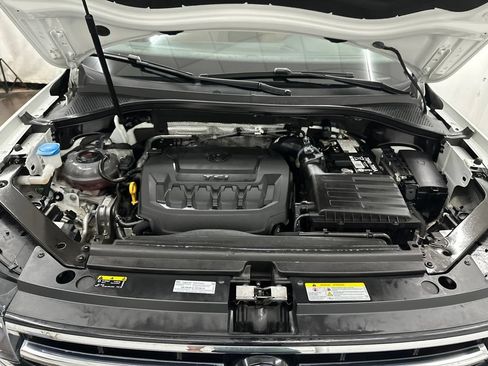 Used 2024 Volkswagen Tiguan SE w/ MDO Package, Two-Row AWD/4WD image 13