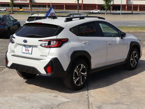 Used 2024 Subaru Crosstrek 2.0i Premium w/ Crosstrek Mirror Package AWD/4WD image 8