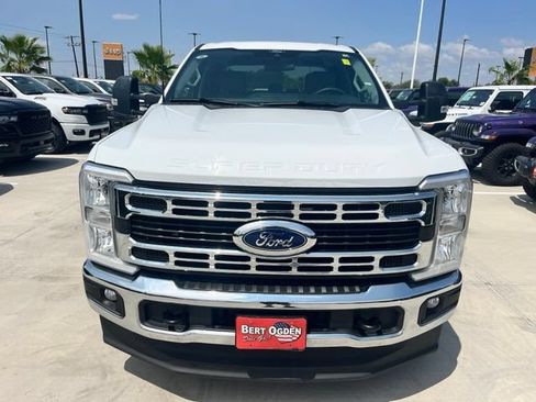 Used 2025 Ford F250 XLT AWD/4WD image 2