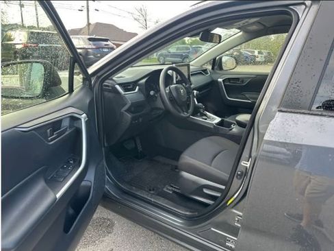 Used 2025 Toyota RAV4 LE image 8