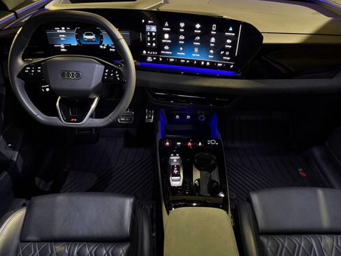 Used 2025 Audi SQ6 e-tron Premium Plus w/ Premium Plus image 15