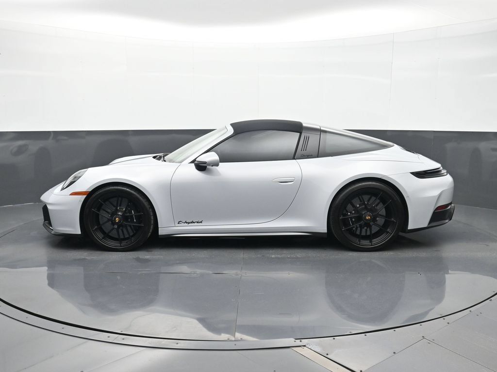 Certified 2026 Porsche 911 Targa 4 GTS AWD/4WD image 2