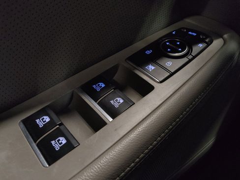 Used 2015 Hyundai Genesis 3.8 image 27