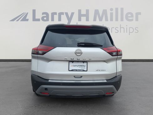 Used 2023 Nissan Rogue SV AWD/4WD image 4