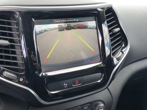 Used 2019 Jeep Cherokee Limited FWD image 22