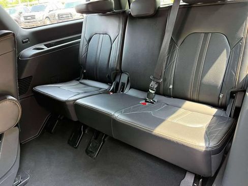 Used 2024 Ford Expedition Max Platinum AWD/4WD image 19