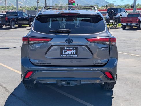 Used 2021 Toyota Highlander Limited AWD/4WD image 4