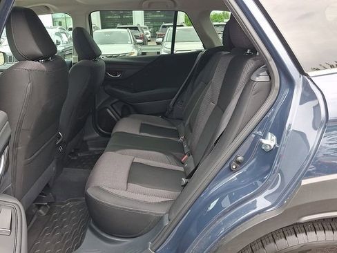 Used 2025 Subaru Outback Premium AWD/4WD image 10