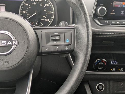 Used 2023 Nissan Rogue SV image 14