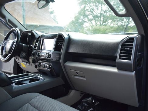Used 2018 Ford F150 XLT w/ Equipment Group 302A Luxury AWD/4WD image 22
