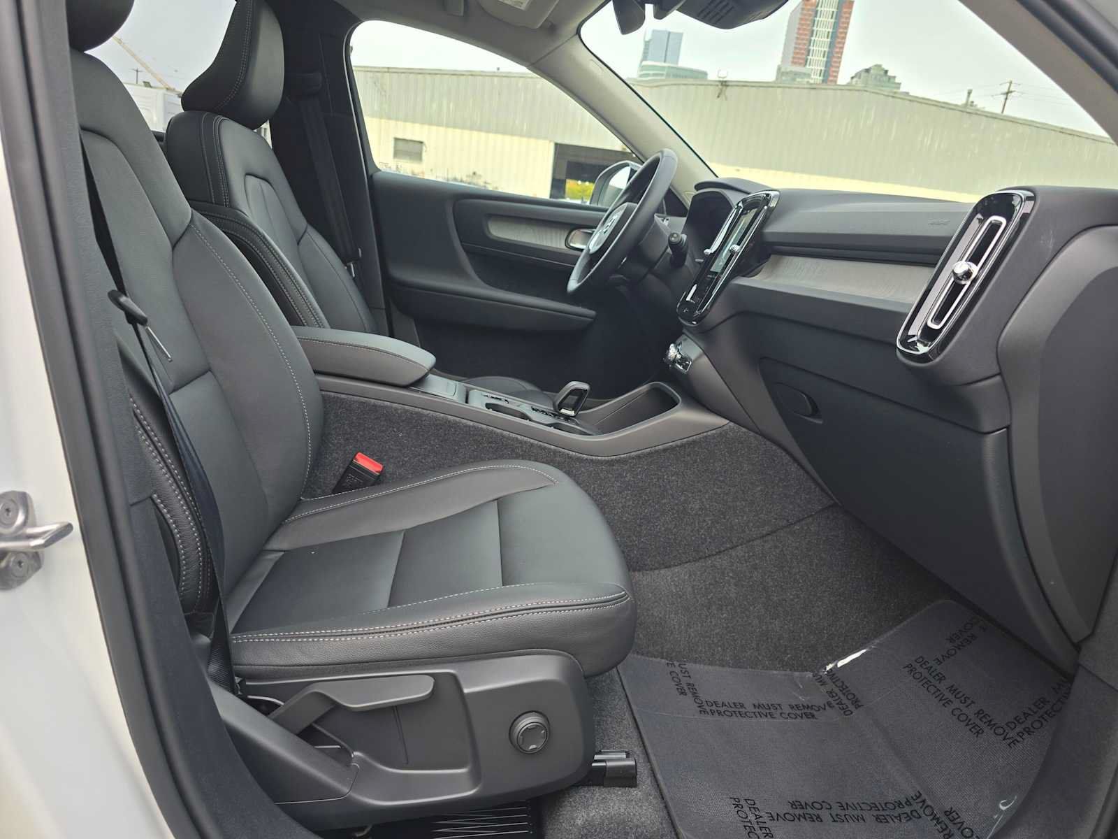 Used 2026 Volvo XC40 B5 Core w/ Climate Package AWD/4WD image 10