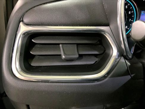Used 2019 Chevrolet Equinox LT image 34
