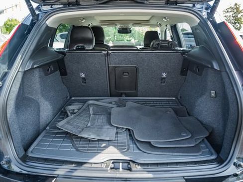 Used 2023 Volvo XC40 B5 Plus w/ Protection Package Premier AWD/4WD image 10
