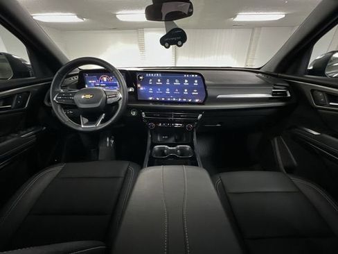 Used 2025 Chevrolet Traverse LT w/ Driver Confidence Package AWD/4WD image 20