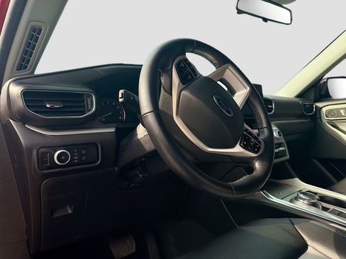 Certified 2023 Ford Explorer XLT w/ Equipment Group 202A image 12