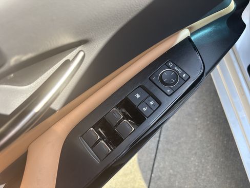 Used 2023 Lexus ES 350 w/ Premium Package FWD image 15