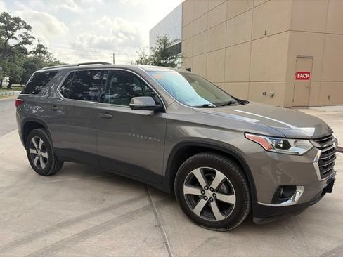Used 2018 Chevrolet Traverse LT FWD image 4
