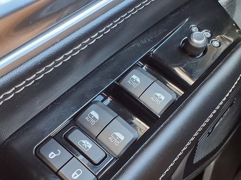 Used 2022 Jeep Wagoneer Series II w/ Rear Seat Video Group 1 image 24