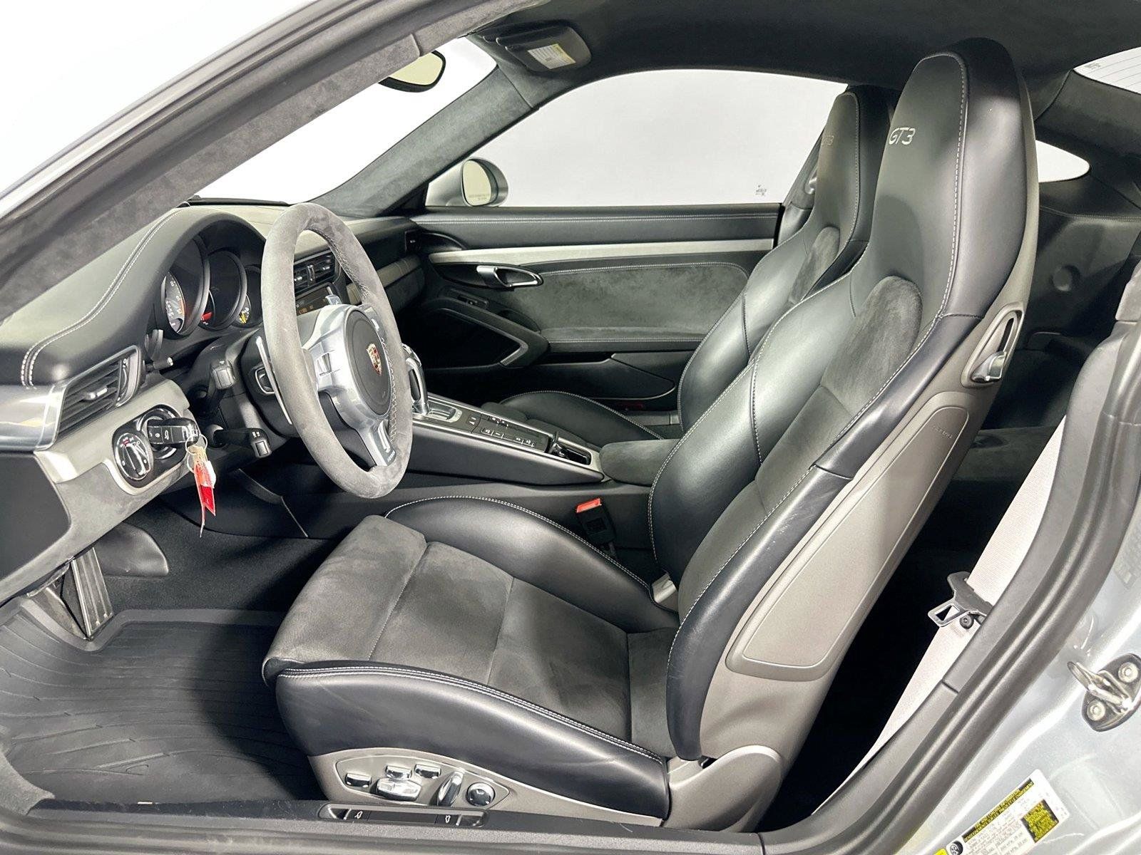 Used 2015 Porsche 911 GT3 RWD image 5