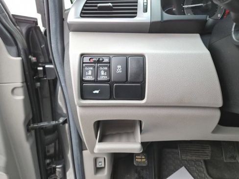 Used 2012 Honda Odyssey EX-L image 18