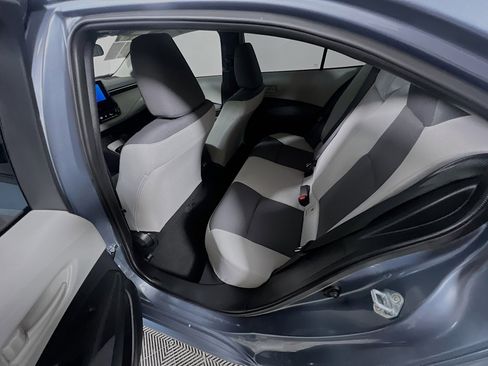 Used 2025 Toyota Corolla LE image 29