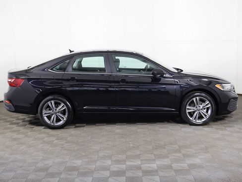 Used 2024 Volkswagen Jetta SE FWD image 19
