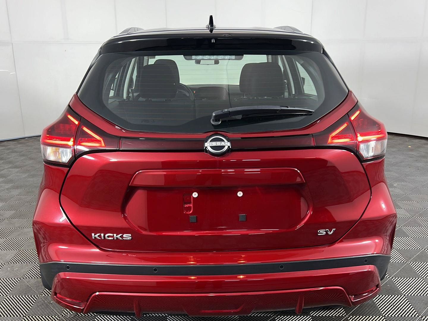 Used 2023 Nissan Kicks SV FWD image 6