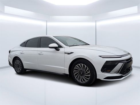 Used 2024 Hyundai Sonata SEL image 1