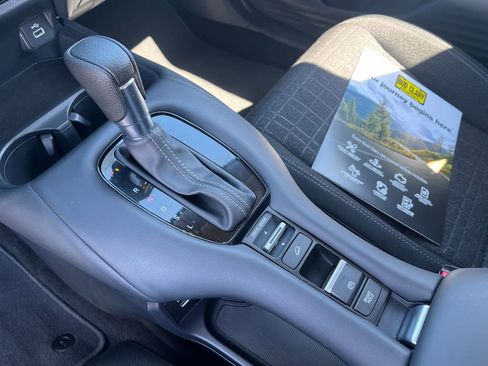 Used 2025 Honda HR-V LX image 17