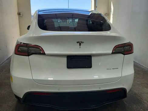 Used 2021 Tesla Model Y Long Range AWD/4WD image 3