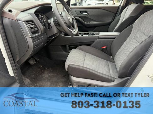 Used 2023 Nissan Rogue SV image 4