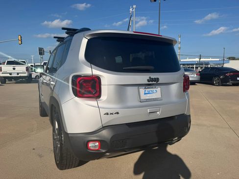 Used 2020 Jeep Renegade Altitude AWD/4WD image 13