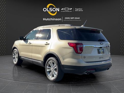 Used 2018 Ford Explorer XLT w/ Equipment Group 201A AWD/4WD image 3
