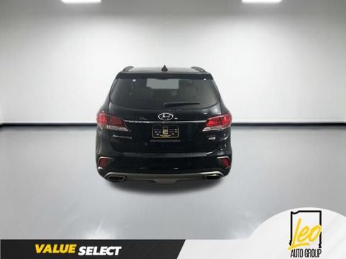 Used 2017 Hyundai Santa Fe FWD image 5