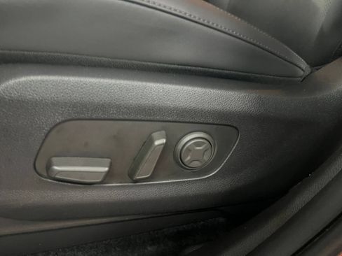 Used 2026 Kia Carnival FWD image 20