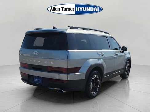 Used 2024 Hyundai Santa Fe SEL FWD image 8