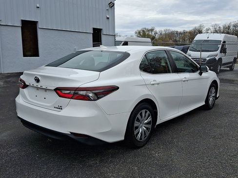 Used 2022 Toyota Camry LE image 6
