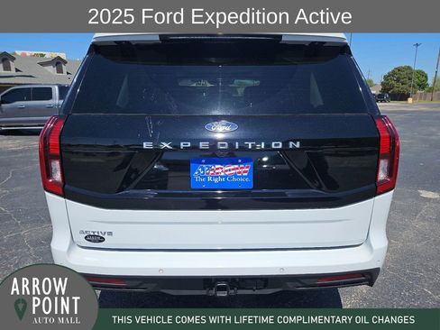Used 2025 Ford Expedition Active RWD image 10