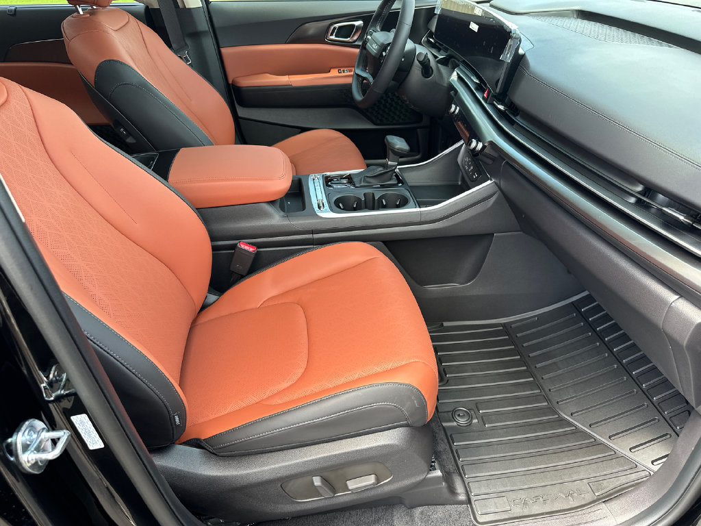 New 2027 Kia Carnival SX w/ Dark Edition Package FWD image 13