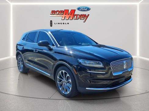 Used 2022 Lincoln Nautilus Reserve w/ Luxury Package image 3