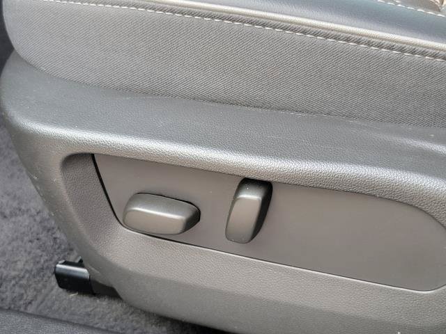 Used 2023 Buick Envision Avenir AWD/4WD image 9