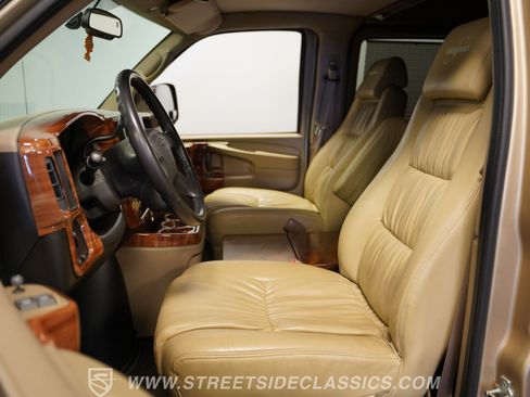 Used 2006 Chevrolet Express 1500 w/ Preferred Equipment Group image 37