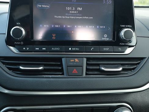 Used 2022 Nissan Altima 2.5 S FWD image 18