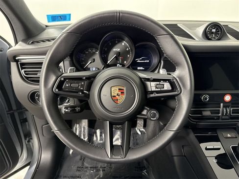 Certified 2025 Porsche Macan GTS image 36