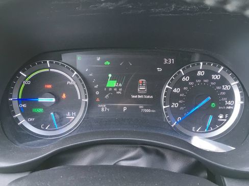 Used 2021 Toyota Highlander Platinum AWD/4WD image 2