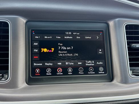 Used 2022 Dodge Charger SXT RWD image 11