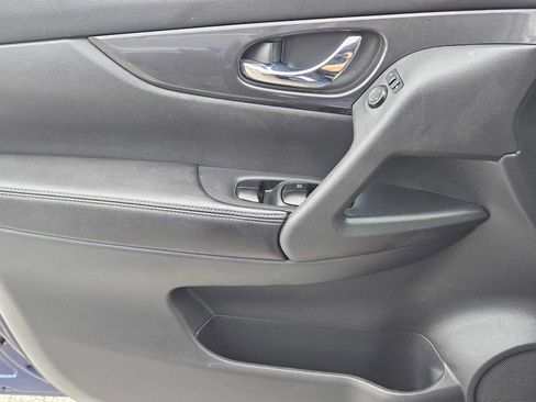 Used 2019 Nissan Rogue SV AWD/4WD image 25