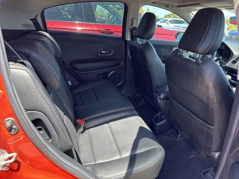 Used 2019 Honda HR-V Touring image 9