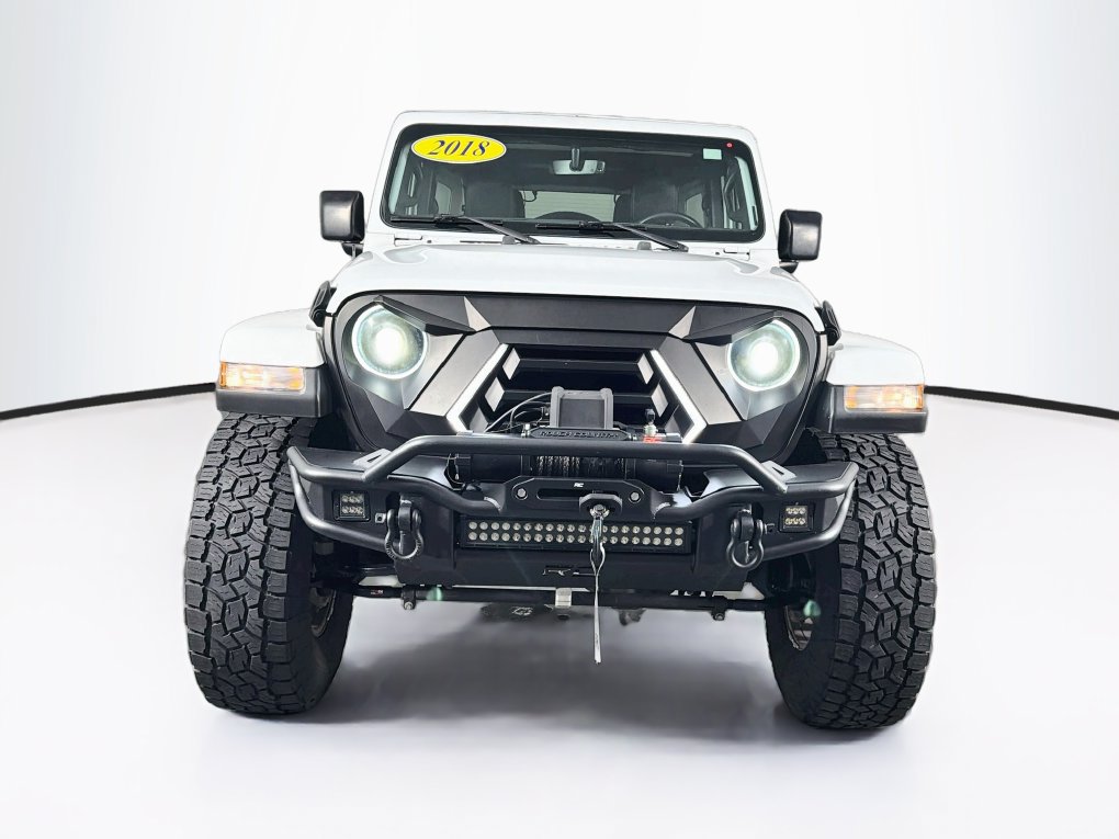 Used 2018 Jeep Wrangler Unlimited Sahara AWD/4WD image 2