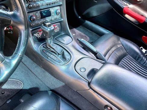 Used 1999 Chevrolet Corvette Coupe w/ Roof Pkg RWD image 12